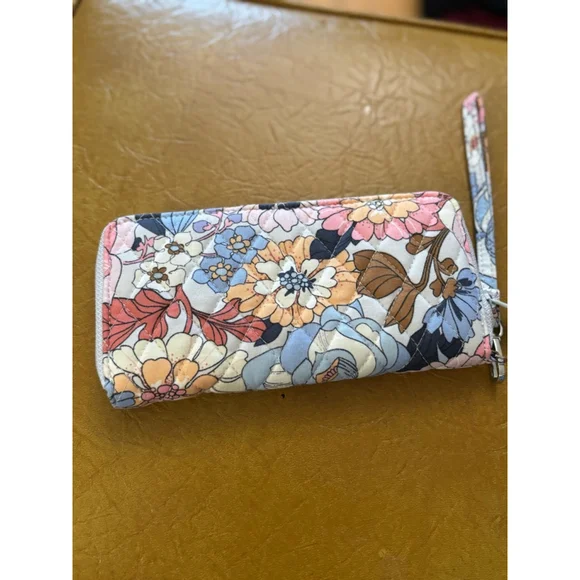 Women's Vera Bradley Wallet Multicolor - Picture 2 of 4